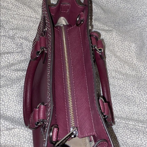 Micheal Kors Handbag ! - Picture 5 of 10